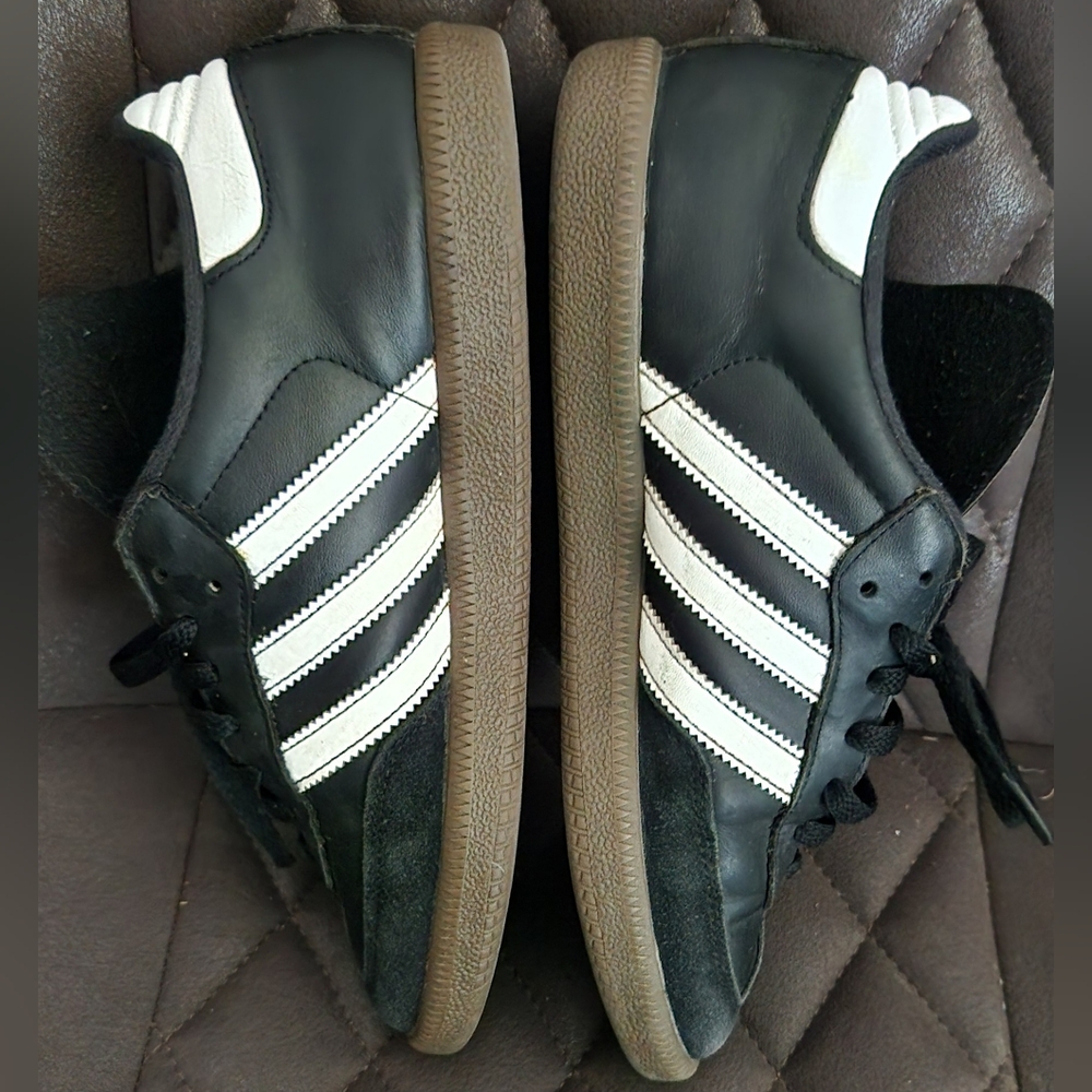Adidas Samba Classics Size 7 Men / 8-8.5 Womens